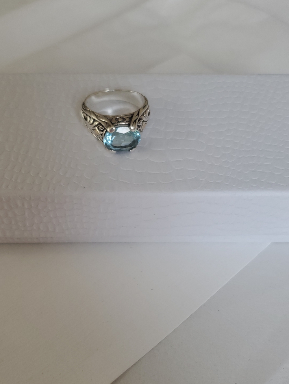 AE 925 18k Blue Topaz Gemstone Ring Size 8
